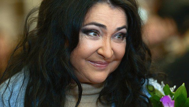 Певице Лолите Милявской запрещен въезд на Украину из-за посещения Крыма.