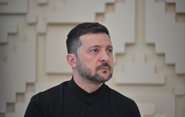 Zelenski: Ucraina se află într-un moment critic, cu multă agitație în presă și presiune politică.