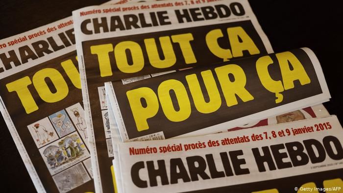 Новый номер Charlie Hebdo вышел с карикатурой на теракты. Фото: dw.com.