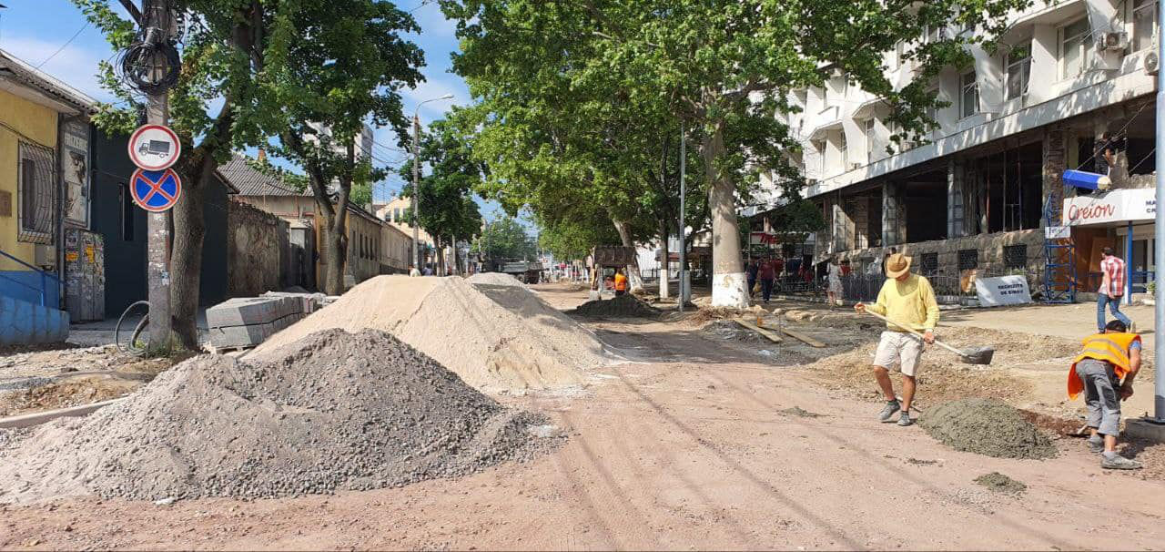В столице не прекращаются работы на отрезке от ул. Колумна до А. Янку.