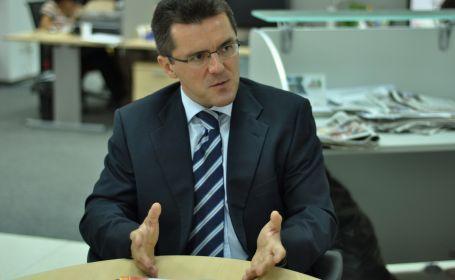 A spune că parafarea înseamnă intrarea definitivă a R. Moldova pe traiectoria UE este naiv şi periculos.