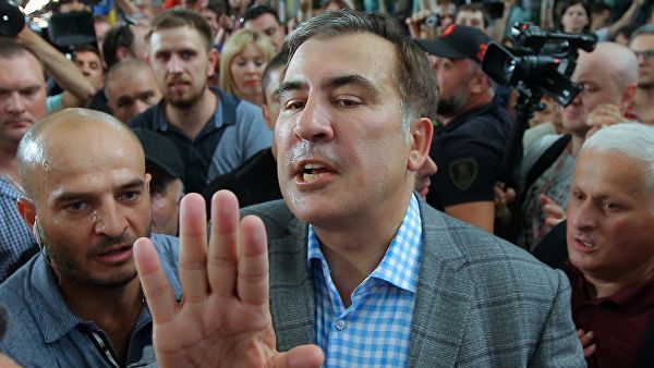 Бывший президент Грузии и экс-губернатор Одесской области Михаил Саакашвили во время встречи в аэропорту "Борисполь" 29 мая.