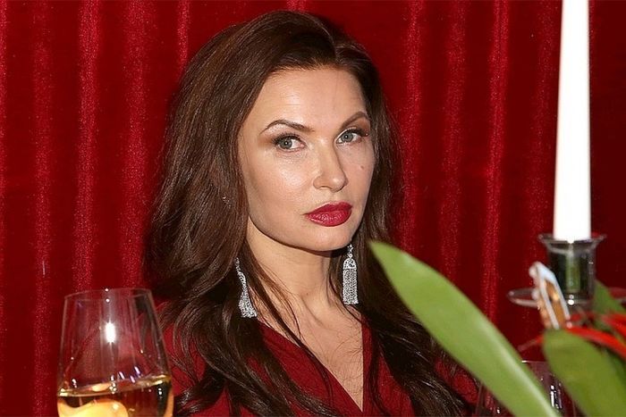  Эвелина накануне своего 50-летия погрузилась в депрессию на фоне своего возраста.