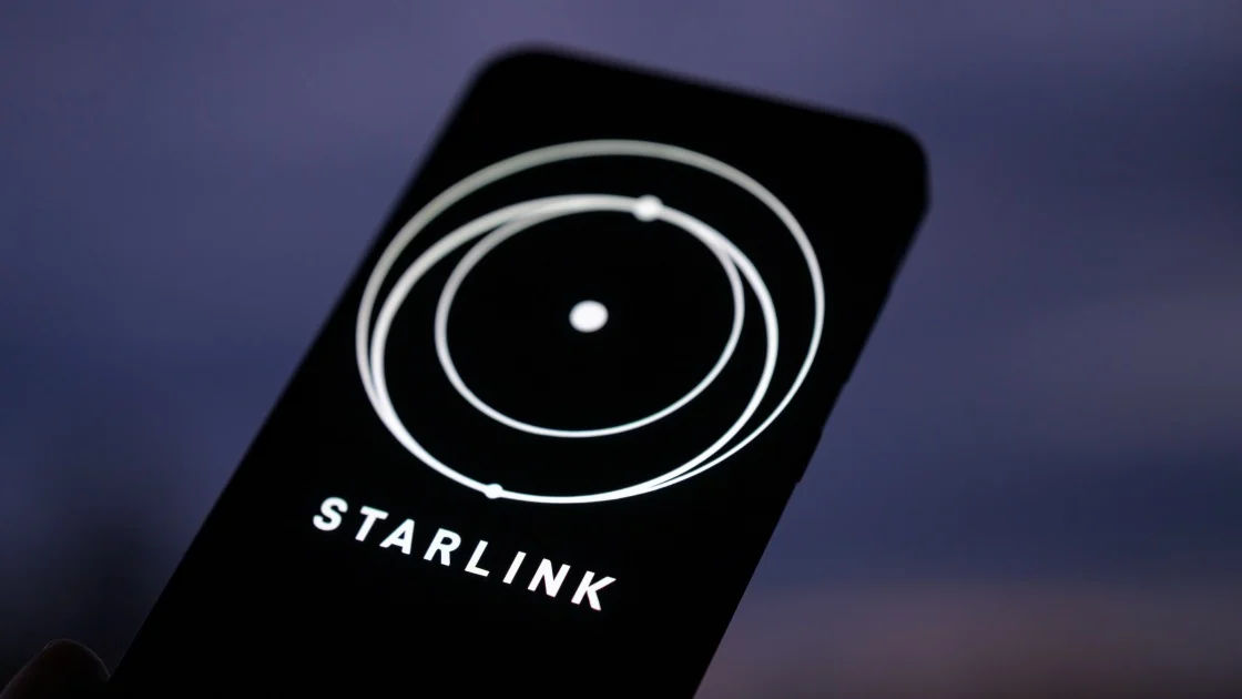 SpaceX, compania lui Elon Musk, dezvoltă un smartphone cu suport Starlink.