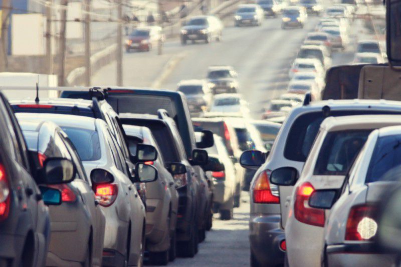 InfoTrafic 09:40: Străzile pe care se circulă cu dificultate
