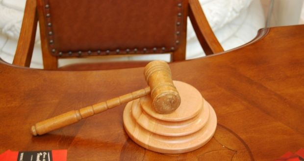 Судей подозревают в нарушениях при принятии решений.