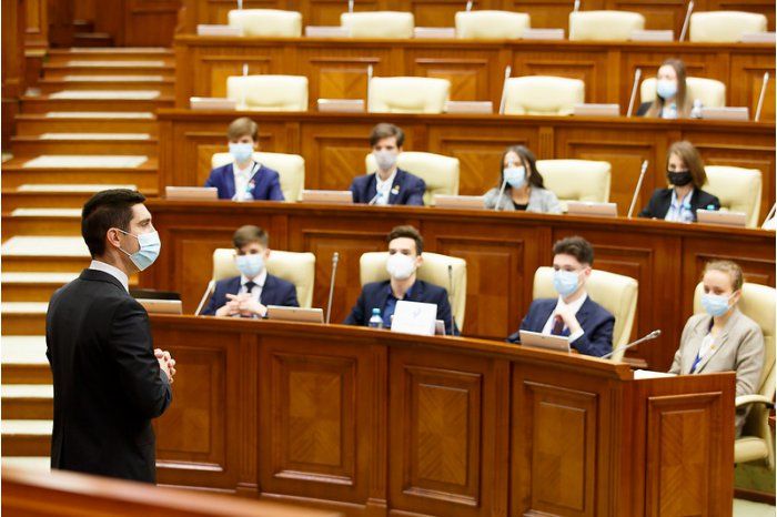 В Кишиневе прошло пятое заседание Молодежного парламента.
