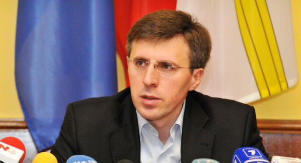 Chirtoacă recunoaște că fenomenul corupției s-a înrădăcinat la Primăria Chișinău, acest flagel devenind „un mod de viață”.
