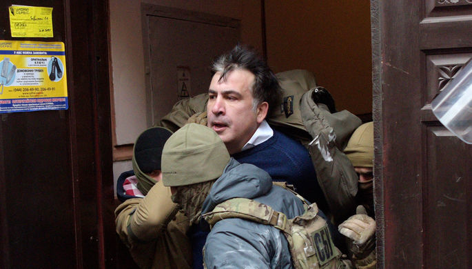 Саакашвили намерен найти способ вернуться на Украину.