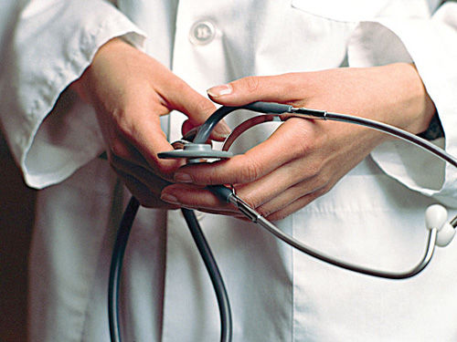 Medicul suspectat de corupere pasivă, repus în funcție. Foto simbol: jurnalul.ro
