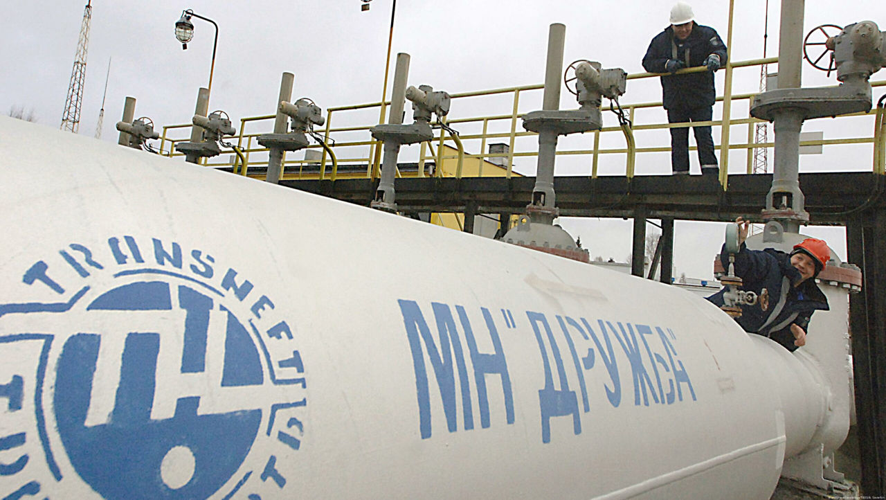 Оператор не обнаружил вмешательства третьих лиц на месте утечки нефти из "Дружбы".