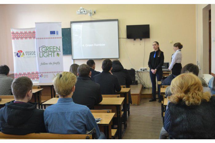 Tineri din Bălţi şi Dubăsari pot participa la un proiect ecologic susţinut de UE. 
