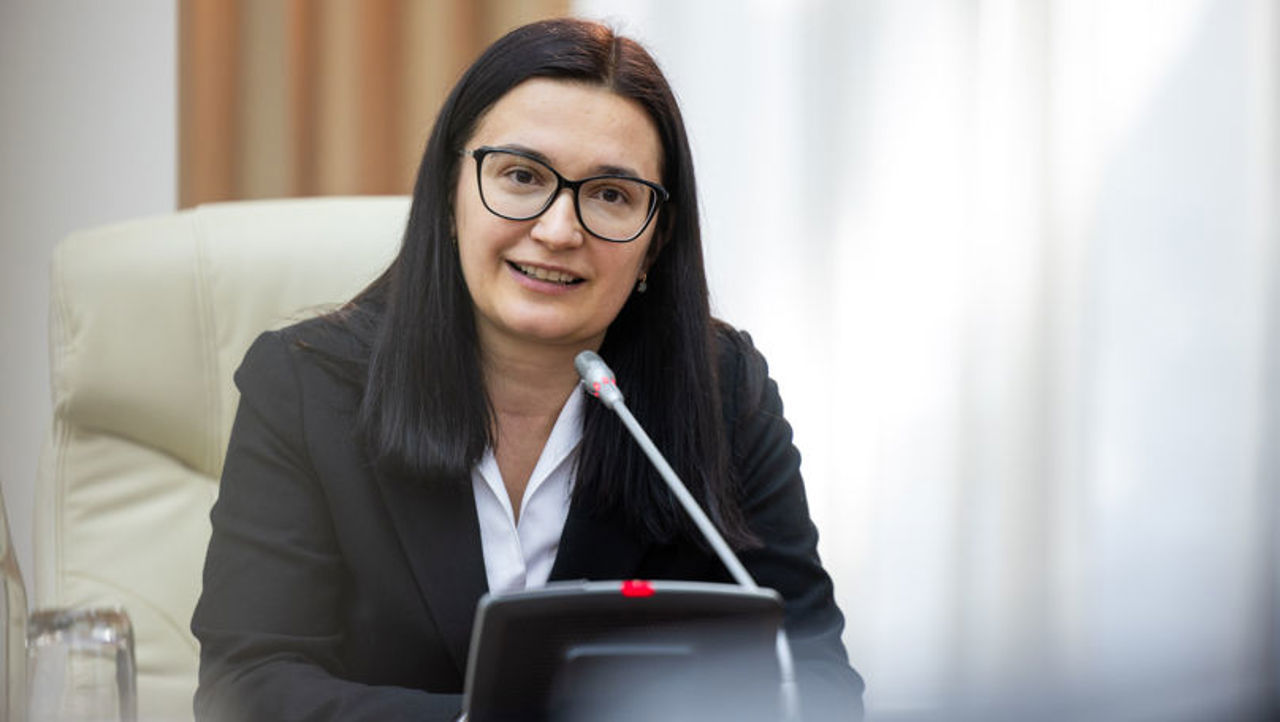 Cristina Gherasimov, din nou la Bruxelles: Discutăm despre protecția consumatorilor și sănătatea publică.