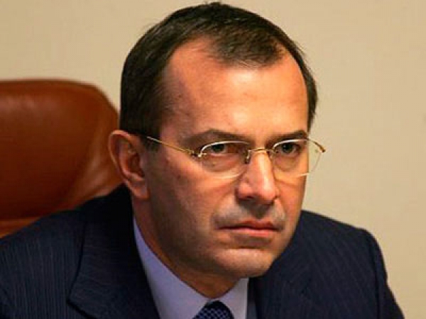 Клюев подтвердил, что добровольно написал заявление об отставке и встретился с президентом Виктором Януковичем в Крыму.