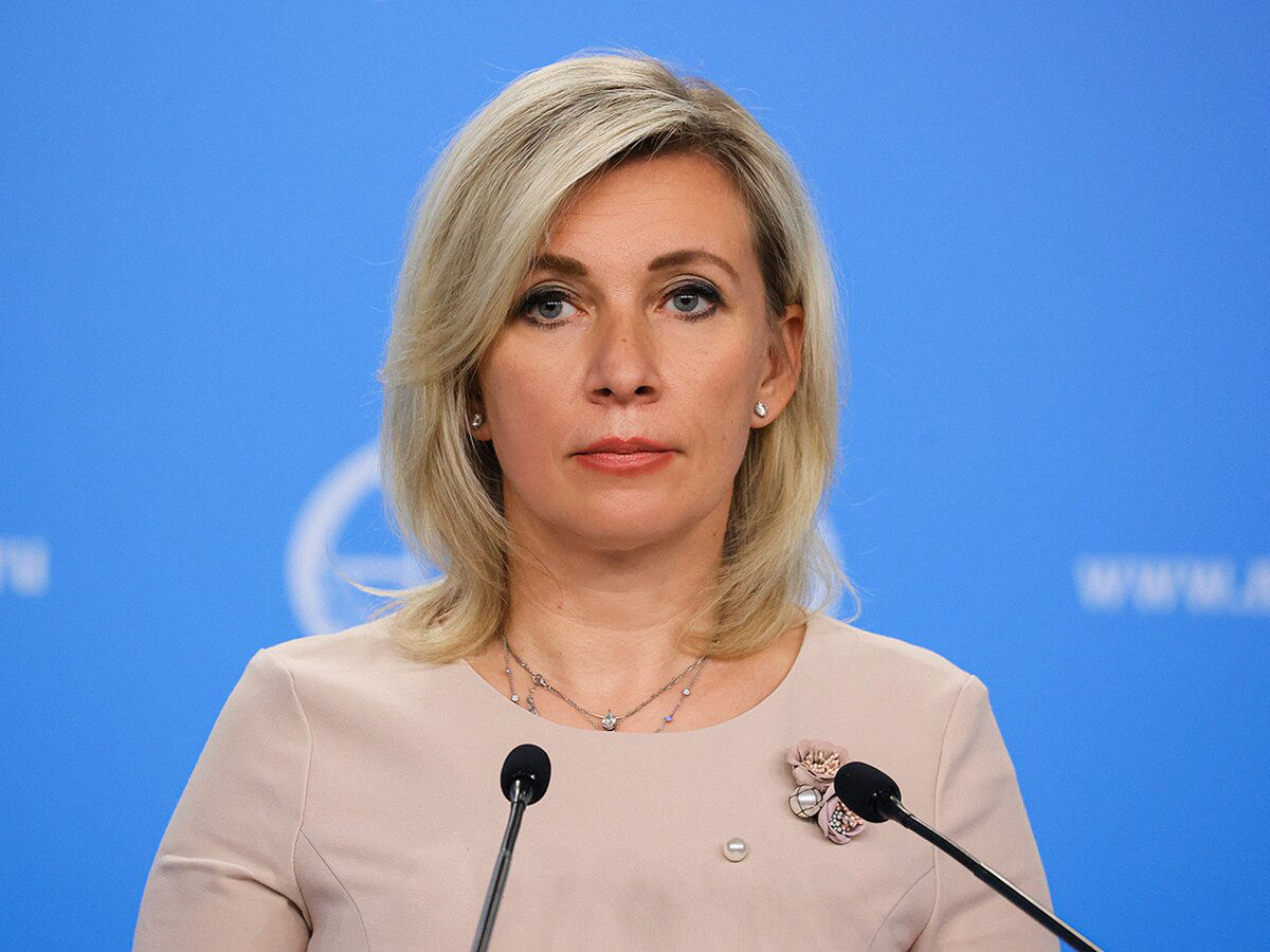 Захарова заявила, что Европа запретами на въезд запирает клетку изнутри.