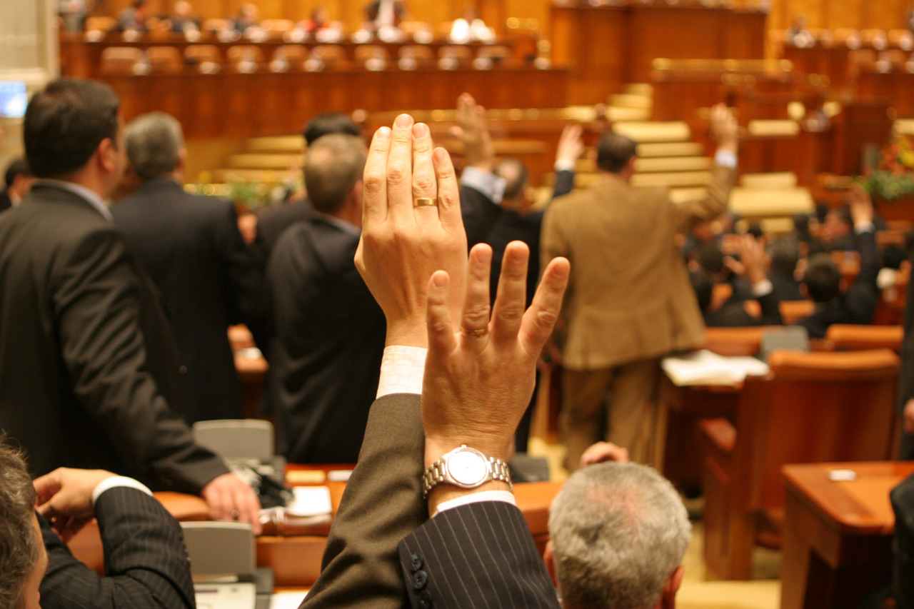 Bugetul de stat și politica de stat pentru anul 2014 vor fi examinate astăzi, 17 decembrie, în prima lectură de Parlament fără participarea opoziției.