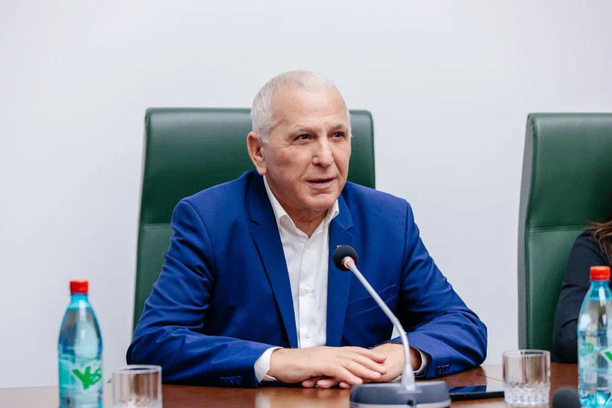 Fostul președinte al APG, Dmitri Constantinov, riscă 13 ani de închisoare pentru abuz de putere și delapidare.