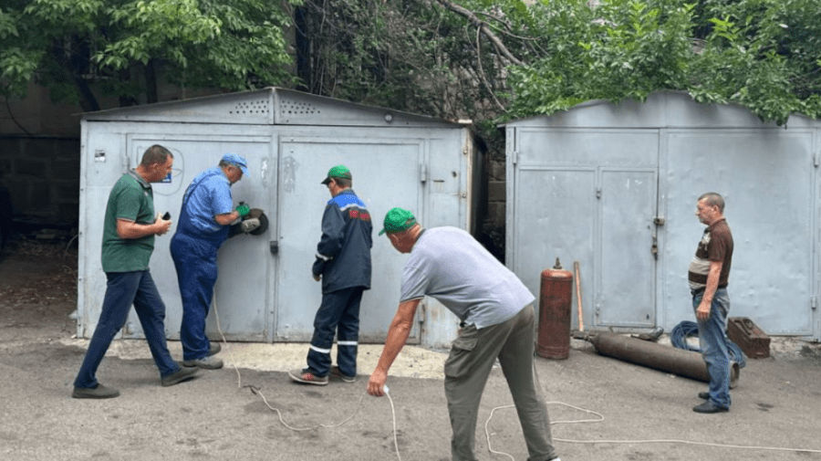 В Кишиневе демонтировали три металлических гаража: были установлены незаконно.