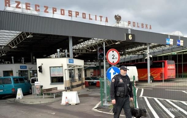 Польская пограничная служба в 2016 году не впустила в страну 22 тысячи 864 гражданина Украины.