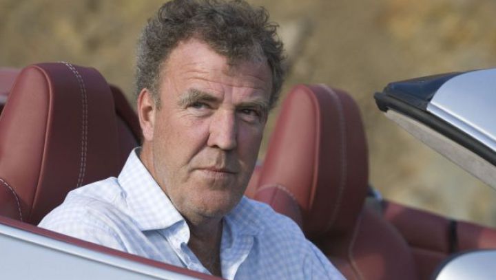 Celebrul prezentator Top Gear, Jeremy Clarkson, a fost suspendat din funcţie, după ce s-a bătut cu unul dintre producători.