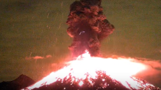 Imagini spectaculoase cu unul dintre cei mai activi vulcani din Mexic. 