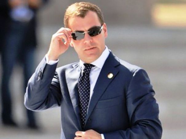 Medvedev acuză UE că încearcă să saboteze proiectul Nord Stream-2. 
