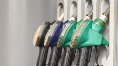 Petroliştii din Moldova vor micşora preţurile la carburanţi, timp de o săptămână.