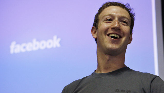 Facebook будет требовать верификации модераторов крупных сообществ.