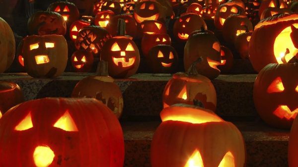 Un bărbat a reclamat Halloween-ul la Protecţia consumatorilor.
