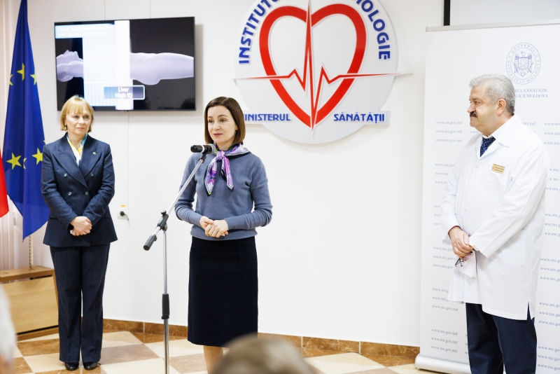 Санду участвовала в церемонии ввода в эксплуатацию томографа, оснащенного ИИ.