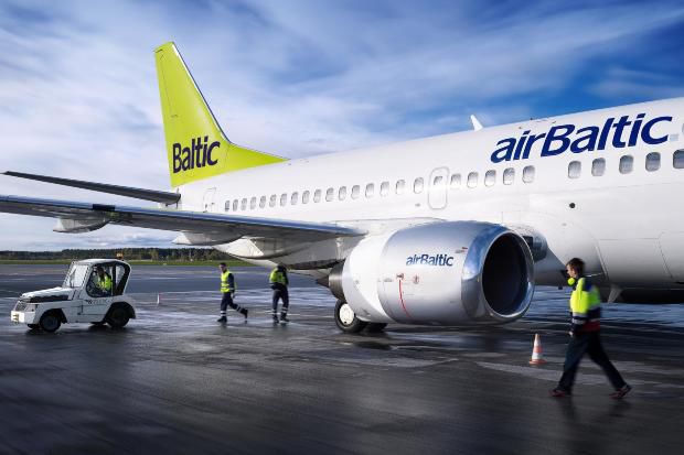 Un pilot al companiei „Air Baltic”, condamnat pentru intenția de a urca beat la cârmă. Foto: actualitati.net