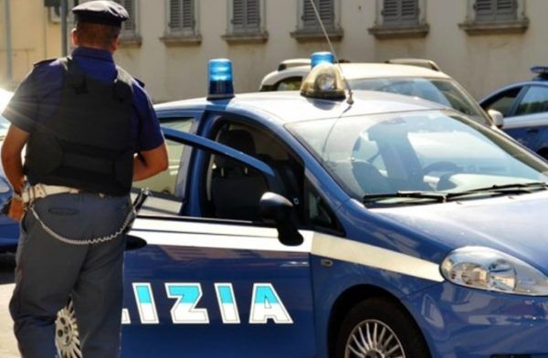 Итальянская полиция арестовала трех молдаван, заметив в рюкзаке одного из них руль.