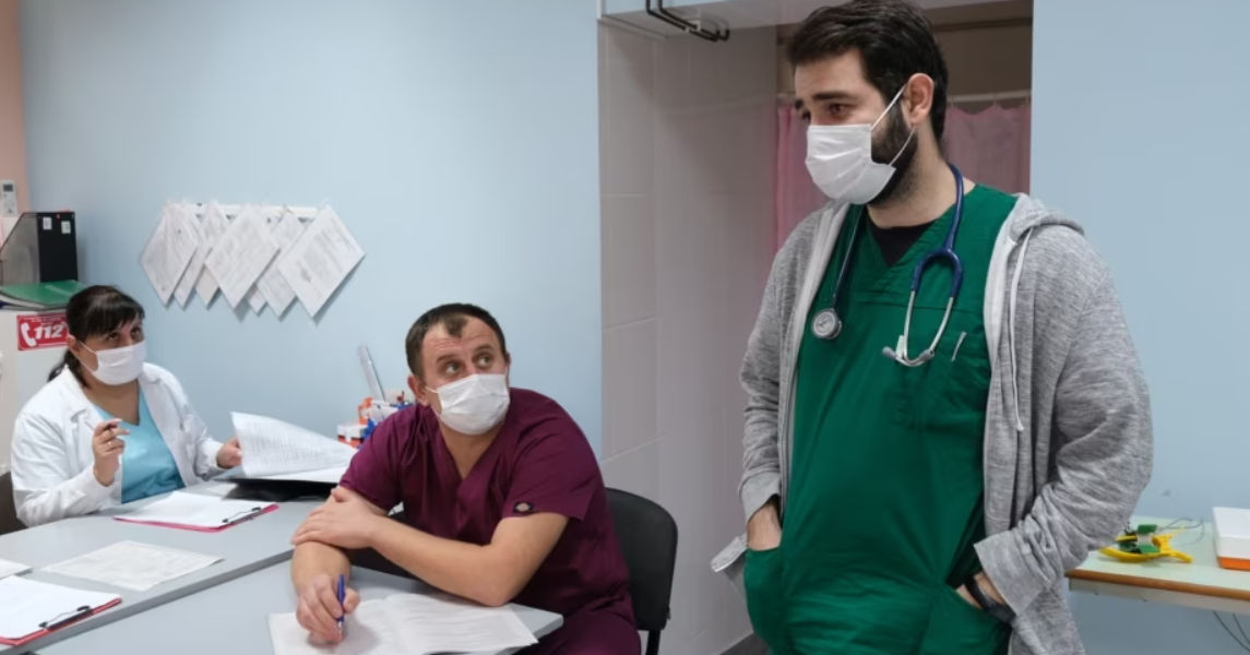 Медикам, едущим на работу в другие населенные пункты, компенсируют расходы.