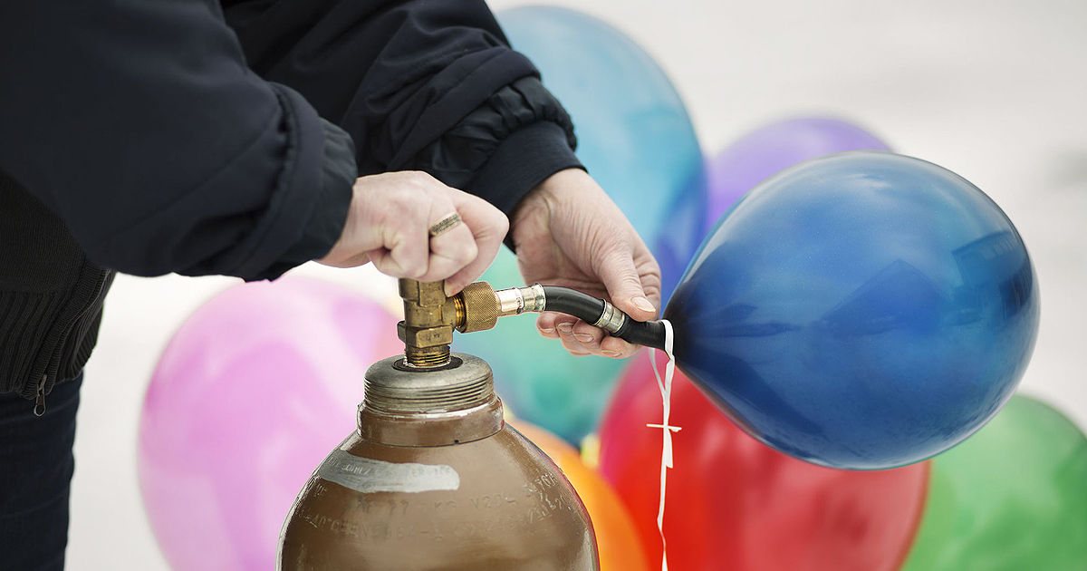 Germania va interzice minorilor să cumpere gaz ilariant.