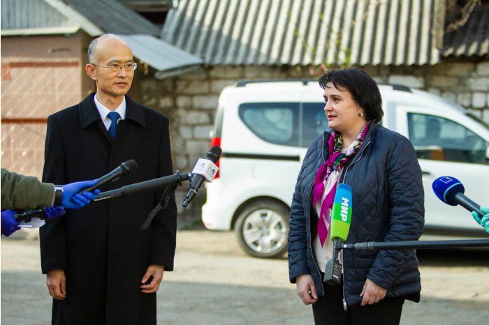 Молдова получила от Китая партию из 1500 тестов на выявление COVID-19