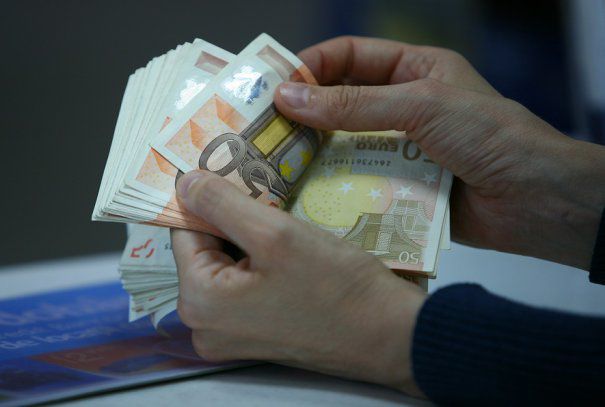 UE alocă bani pentru combaterea știrilor false. 