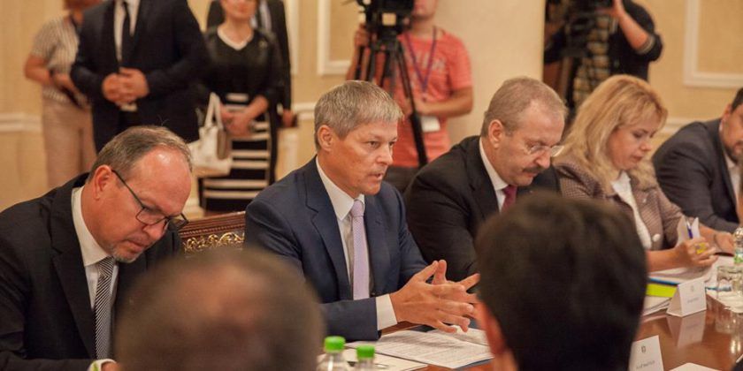 Nico­lae Timofti, pre­șe­din­tele R. Mol­dova, s-a întâl­nit astăzi cu pre­mi­e­rul Româ­niei, Dacian Cio­loș.
