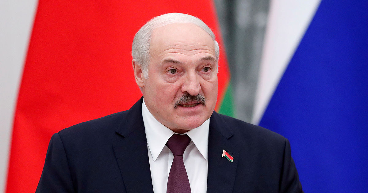 Lukașenko: Belarus a informat SUA despre existența armelor nucleare în republică.