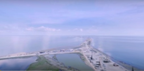 Появилось панорамное видео моста через Керченский пролив.