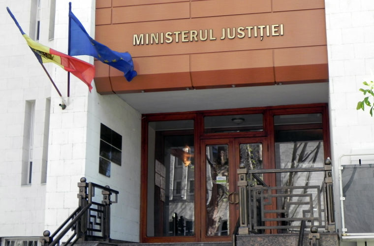 A cerut 1 milion de lei de la Ministerul Justiției. Foto: RTR Moldova