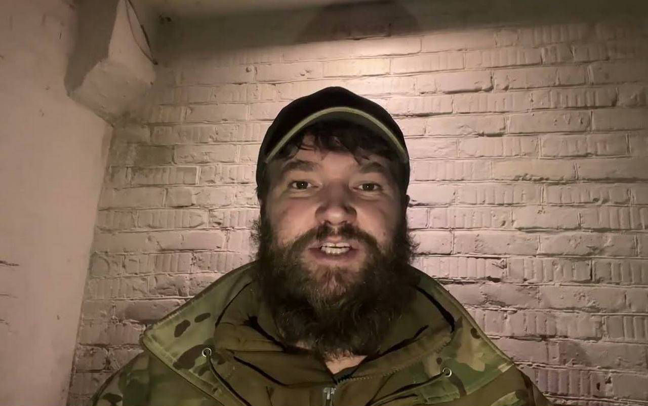 СМИ: Замкомандира «Азова» с позывным Калина сдался в плен.