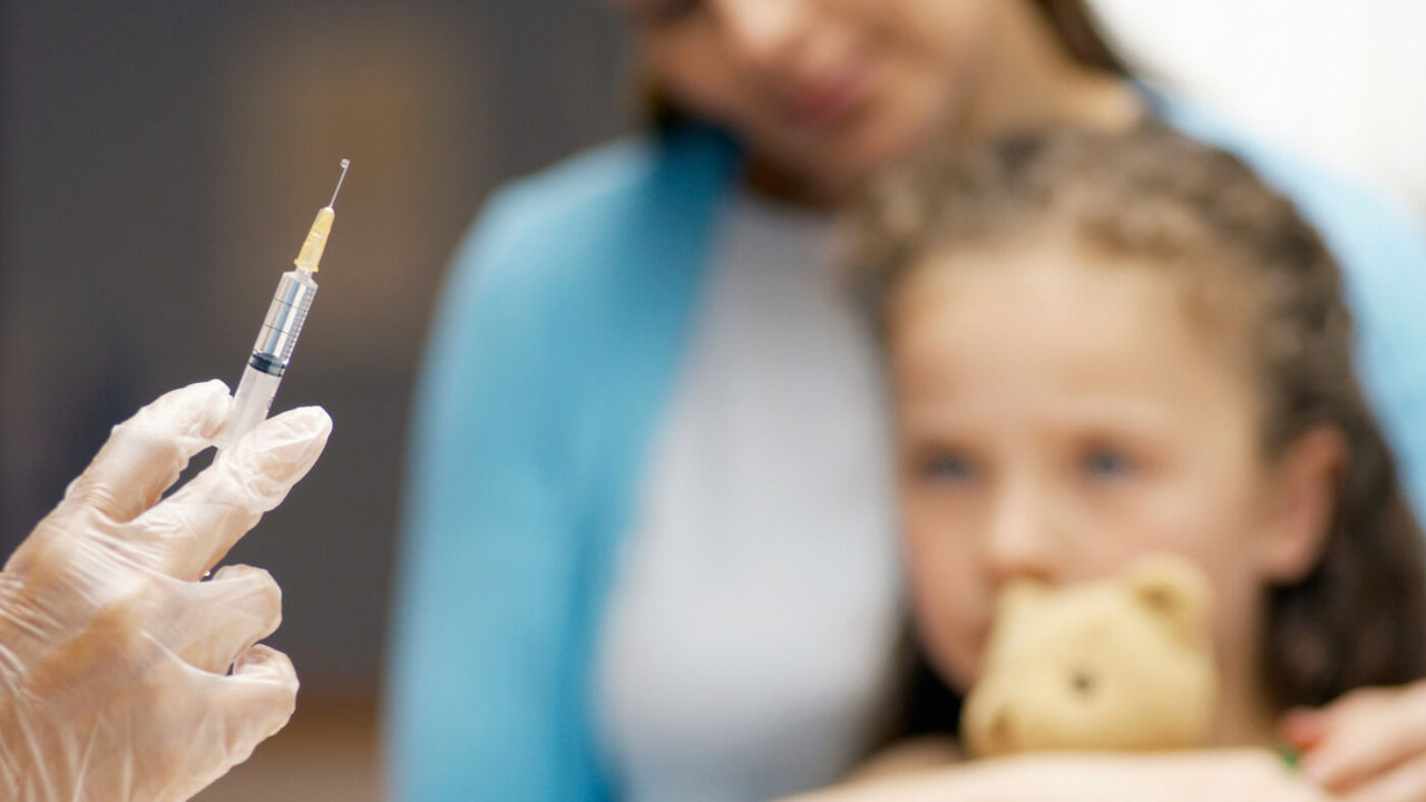 Vaccinul împotriva meningitei, inclus în calendarul național de imunizări.