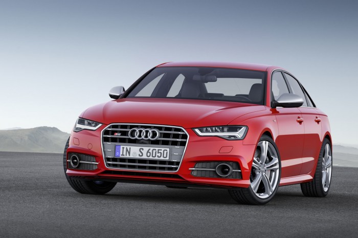 Noul Audi A6 a primit un facelift care-l face şi mai atrăgător, tuşele de design lustruind un pic o maşină care arăta deja extrem de bine.
