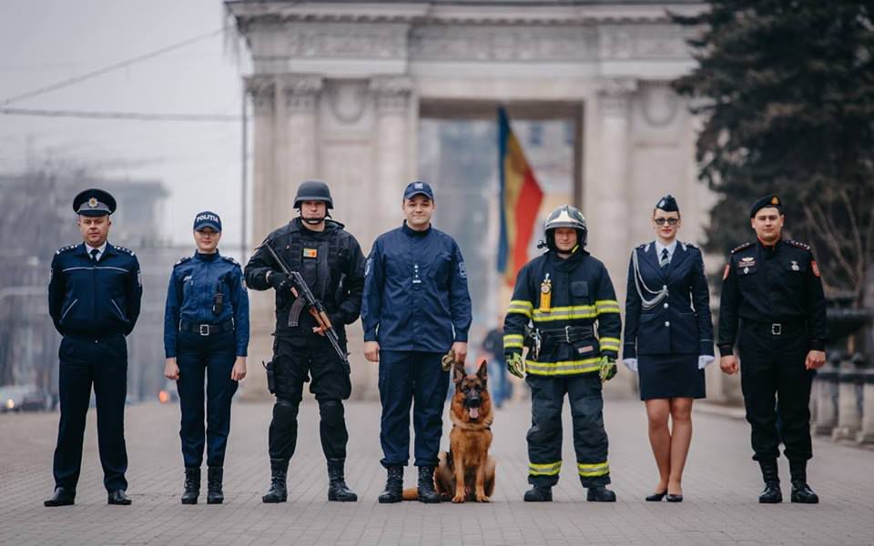 Новый проект полиции может способствовать будущей профессиональной реализации молодых людей. Фото: tv8.md. 