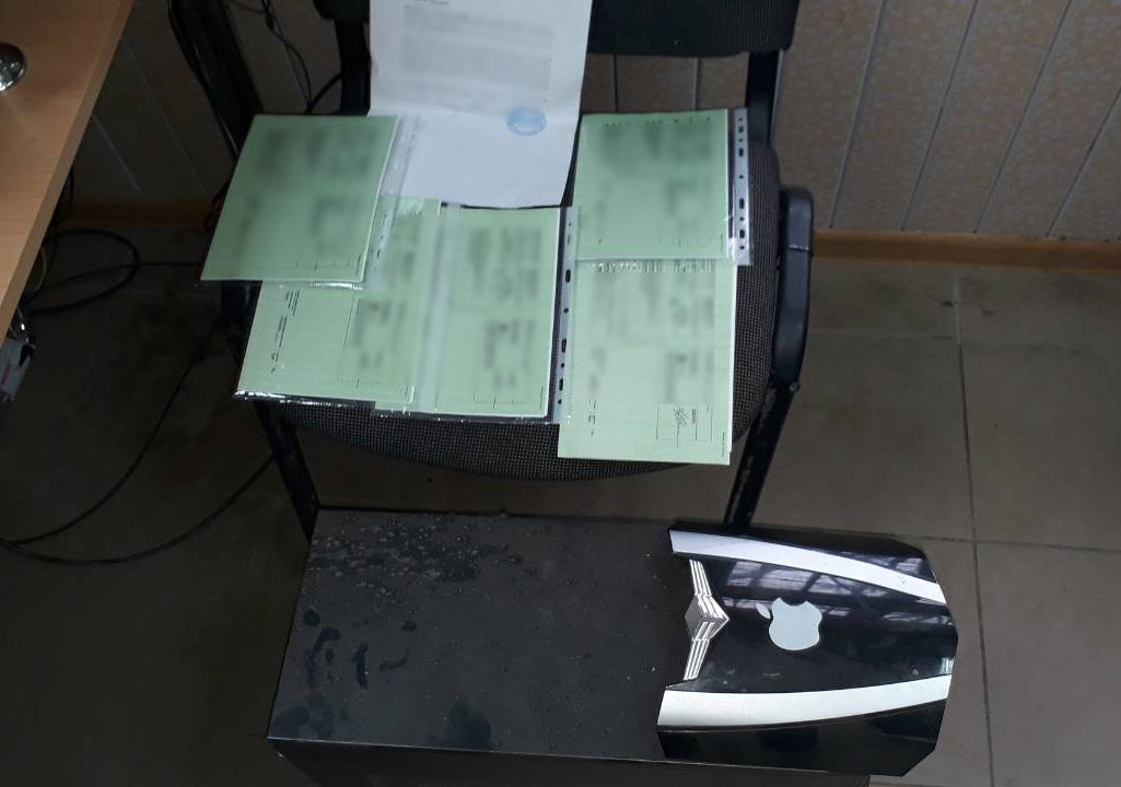 Perfectau acasă acte false: Tehnica găsită în urma perchezițiilor