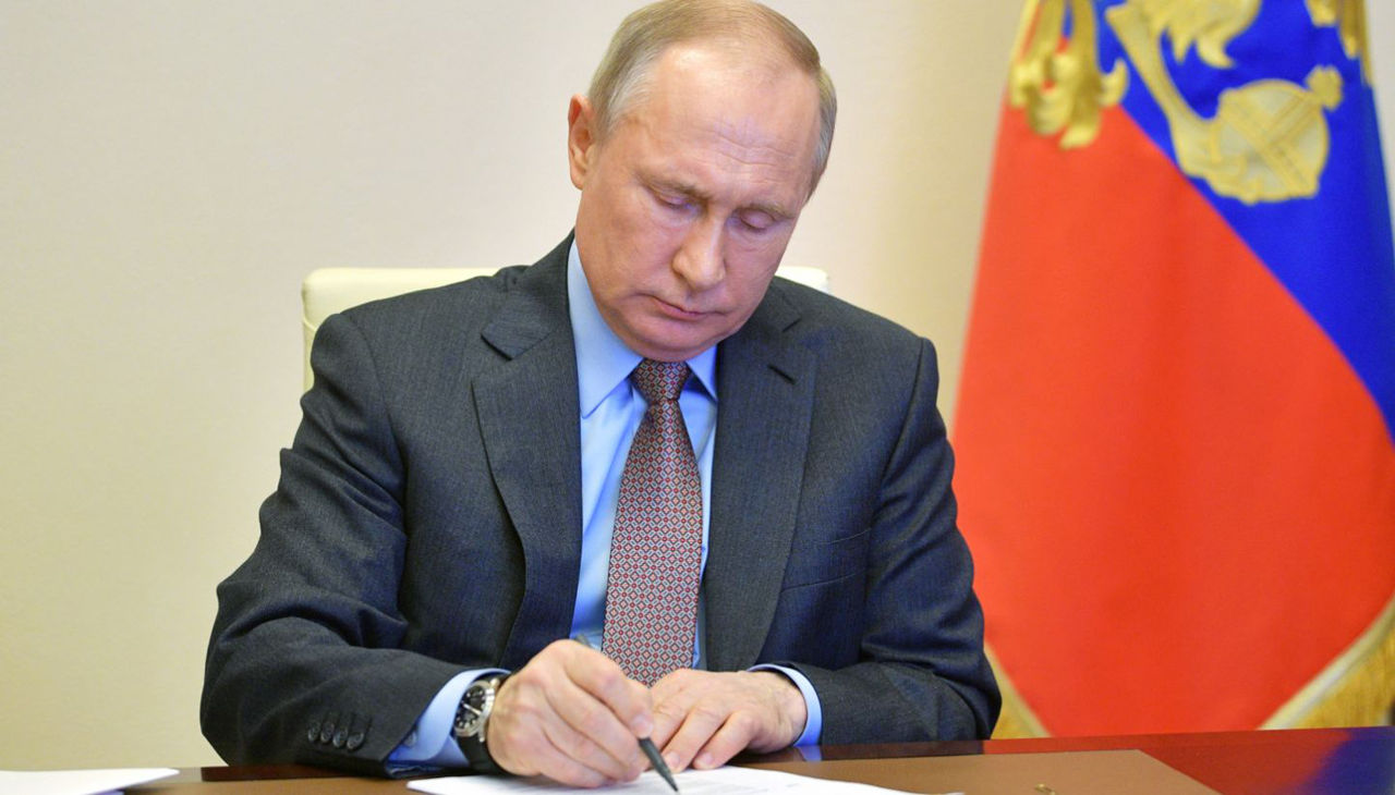 Путин отменил возрастной предел для первого контракта с ВС РФ.