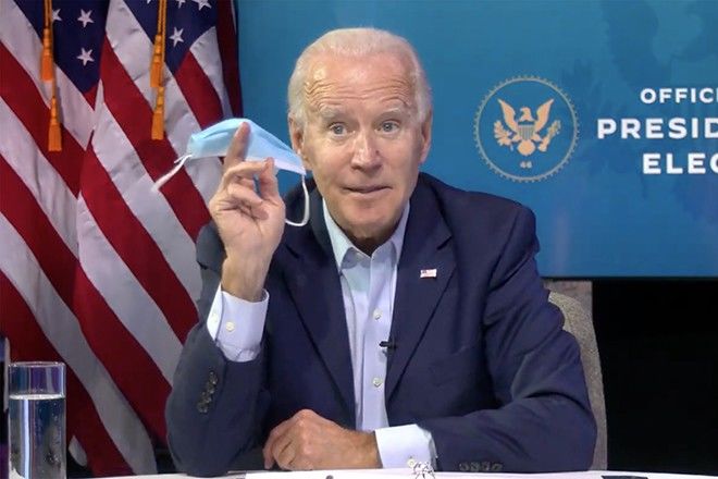 Байден выступил против обязательной вакцинации от COVID-19 в США.