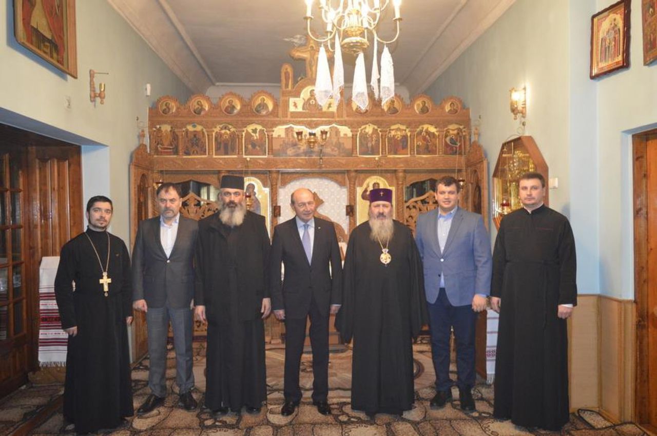 Băsescu și Anatol Șalaru au vizitat Mitropolia Basarabiei
