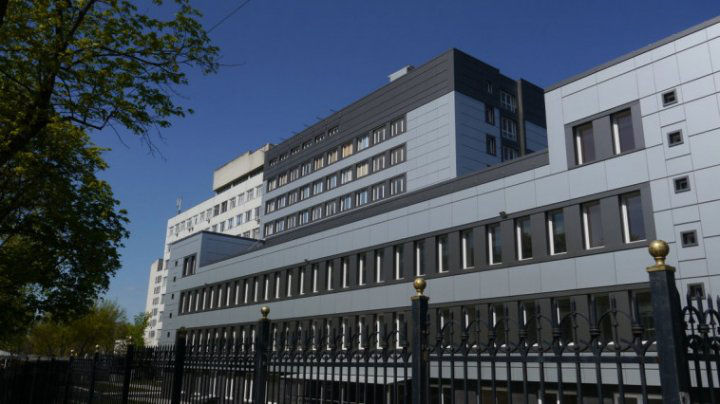Главу Института скорой медицинской помощи подозревают в мошенничеcтве.