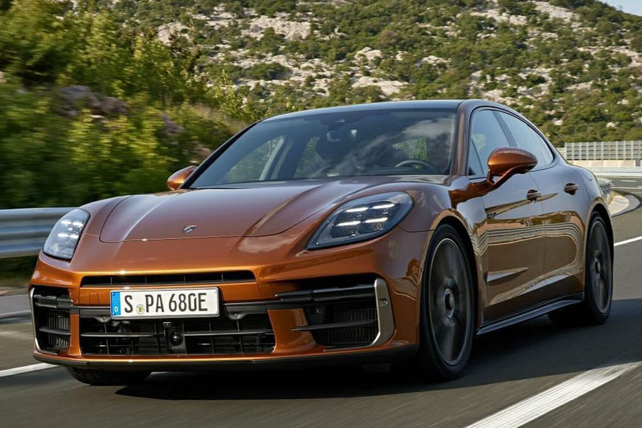 Новый Porsche Panamera рассекретили до официального дебюта.